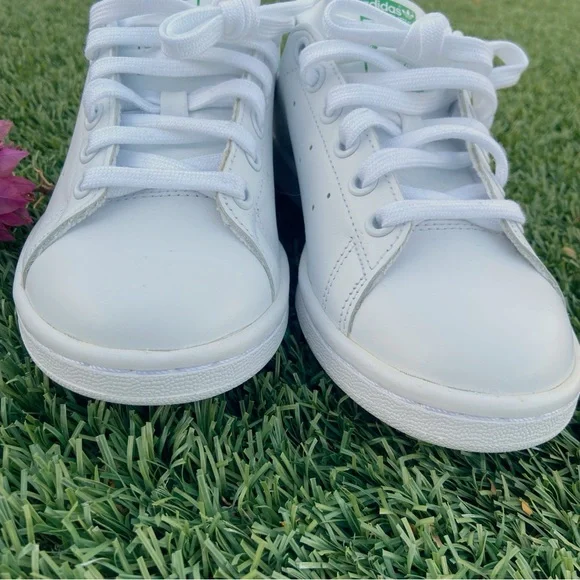 Adidas Stan Smith Leather Sneakers ⭐️ LIKE NEW - Picture 3 of 12
